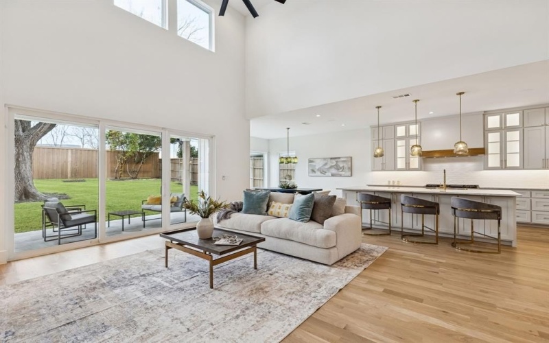 8749 Rexford Drive, Dallas, TX 75209, 4 Bedrooms Bedrooms, ,5 BathroomsBathrooms,Residential,For Sale,8749 Rexford Drive,0,21177564