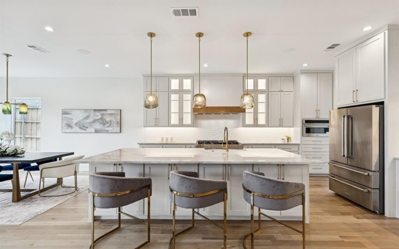 8749 Rexford Drive, Dallas, TX 75209, 4 Bedrooms Bedrooms, ,5 BathroomsBathrooms,Residential,For Sale,8749 Rexford Drive,0,21177564