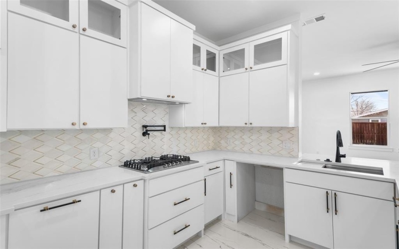 4132 Esmalda Street, Dallas, TX 75212, 4 Bedrooms Bedrooms, ,2 BathroomsBathrooms,Residential,For Sale,4132 Esmalda Street,0,21177931