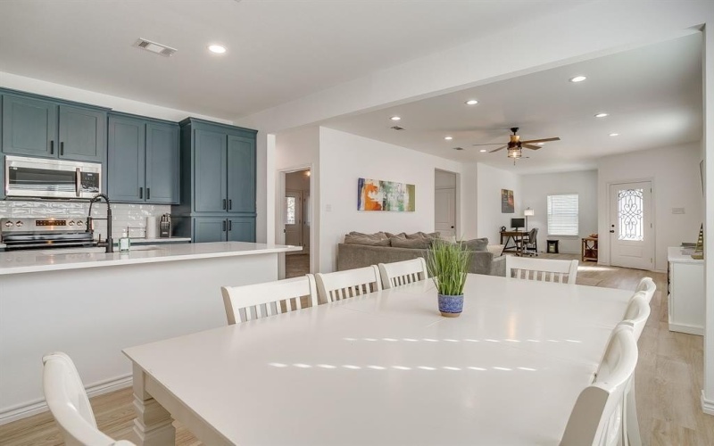 3815 Silver Creek Court, Granbury, TX 76048, 3 Bedrooms Bedrooms, ,2 BathroomsBathrooms,Residential,For Sale,3815 Silver Creek Court,0,21178180