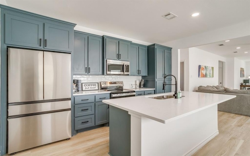 3815 Silver Creek Court, Granbury, TX 76048, 3 Bedrooms Bedrooms, ,2 BathroomsBathrooms,Residential,For Sale,3815 Silver Creek Court,0,21178180