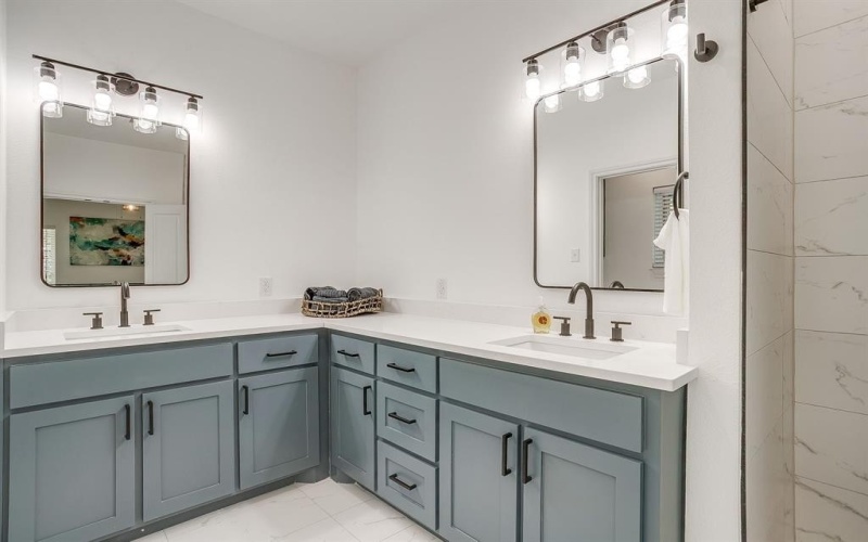 3815 Silver Creek Court, Granbury, TX 76048, 3 Bedrooms Bedrooms, ,2 BathroomsBathrooms,Residential,For Sale,3815 Silver Creek Court,0,21178180