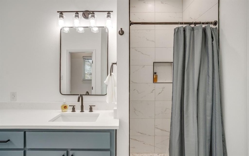 3815 Silver Creek Court, Granbury, TX 76048, 3 Bedrooms Bedrooms, ,2 BathroomsBathrooms,Residential,For Sale,3815 Silver Creek Court,0,21178180