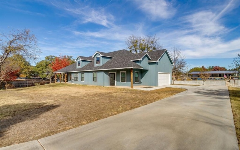 3815 Silver Creek Court, Granbury, TX 76048, 3 Bedrooms Bedrooms, ,2 BathroomsBathrooms,Residential,For Sale,3815 Silver Creek Court,0,21178180