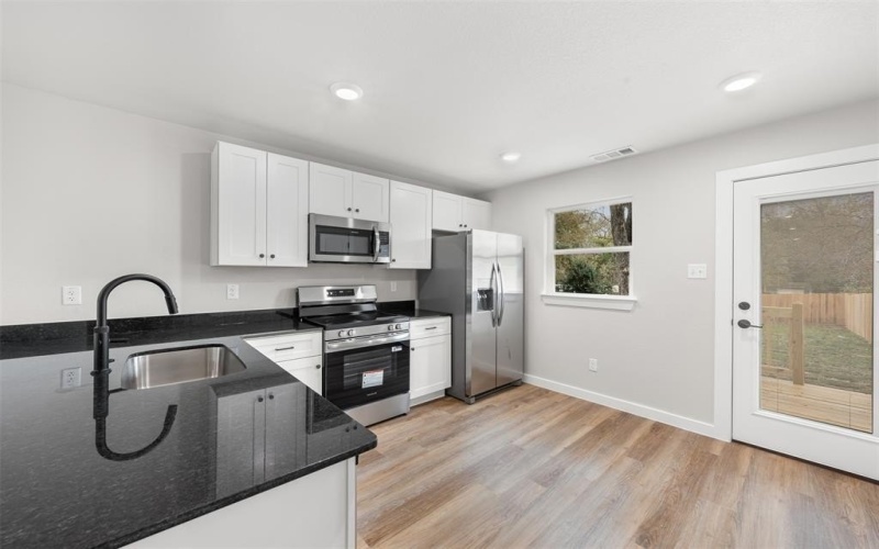 1509 N 11th Street #A & B, Waco, TX 76707, 6 Bedrooms Bedrooms, ,5 BathroomsBathrooms,Residential Multi Family,For Sale,1509 N 11th Street,0,21178385