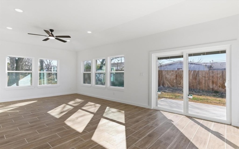 1004 E Hickory Street, Kaufman, TX 75142, 3 Bedrooms Bedrooms, ,2 BathroomsBathrooms,Residential,For Sale,1004 E Hickory Street,0,21178532