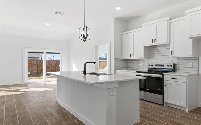 1004 E Hickory Street, Kaufman, TX 75142, 3 Bedrooms Bedrooms, ,2 BathroomsBathrooms,Residential,For Sale,1004 E Hickory Street,0,21178532