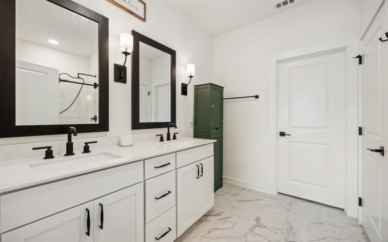 2233 Maple Ridge Drive, Van Alstyne, TX 75495, 5 Habitaciones Habitaciones , ,3 BañosBaños,Residential,En Venta,2233 Maple Ridge Drive,0,21178700