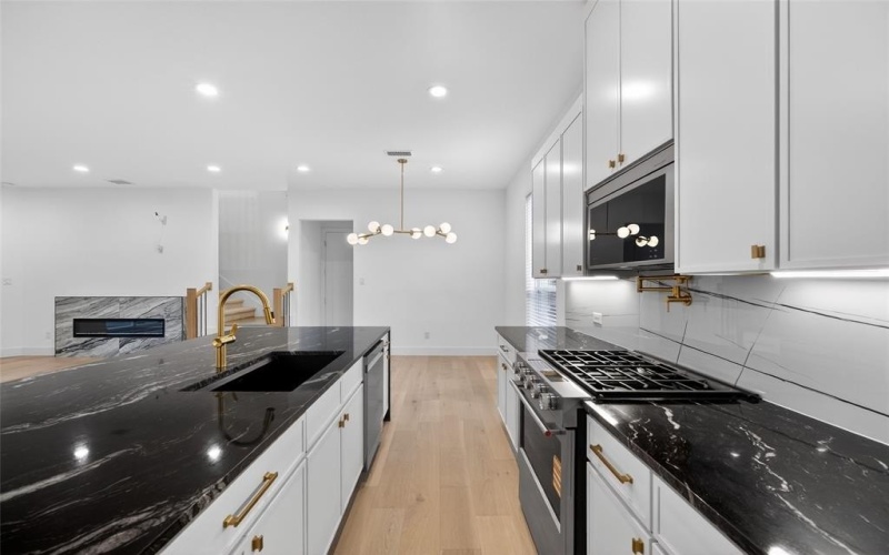 3734 Queenswood, Garland, TX 75040, 4 Bedrooms Bedrooms, ,3 BathroomsBathrooms,Residential,For Sale,3734 Queenswood,0,21178917