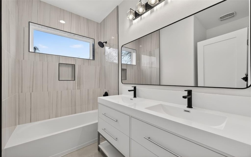 3734 Queenswood, Garland, TX 75040, 4 Bedrooms Bedrooms, ,3 BathroomsBathrooms,Residential,For Sale,3734 Queenswood,0,21178917