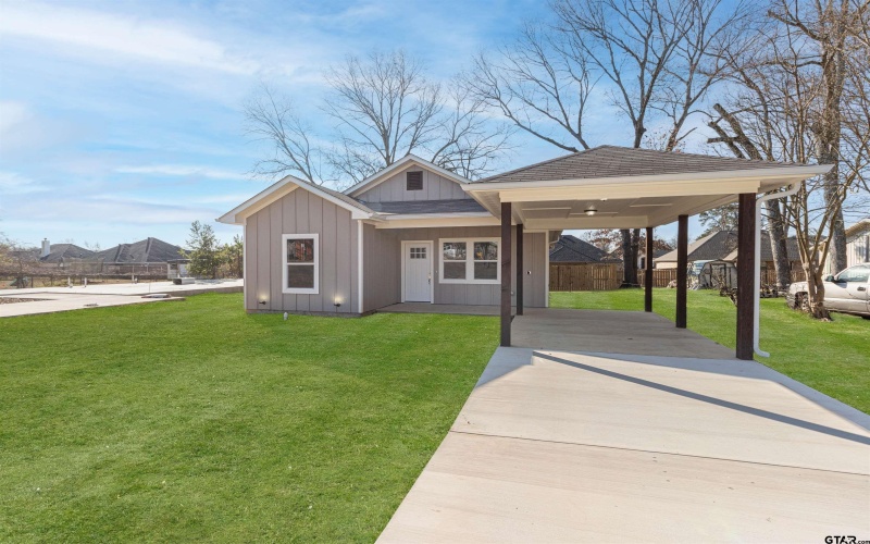 240 Elm St, Winona, TX 75792, 3 Bedrooms Bedrooms, ,2 BathroomsBathrooms,Residential,For Sale,240 Elm St,0,26002077