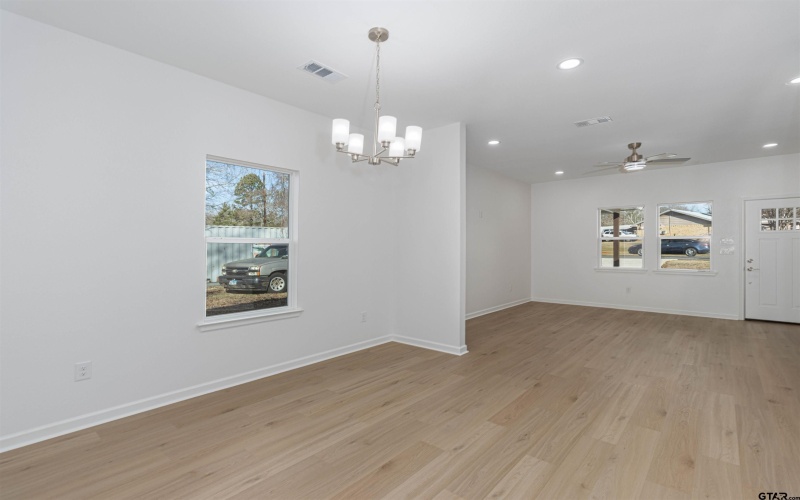 240 Elm St, Winona, TX 75792, 3 Bedrooms Bedrooms, ,2 BathroomsBathrooms,Residential,For Sale,240 Elm St,0,26002077