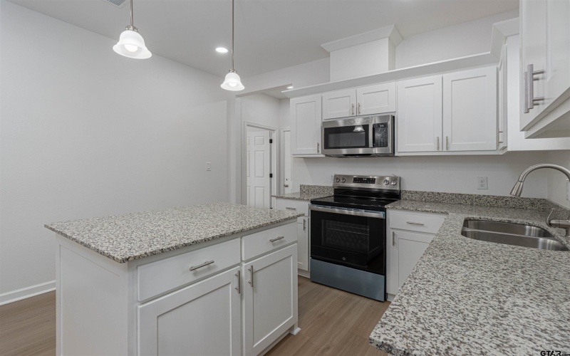 240 Elm St, Winona, TX 75792, 3 Bedrooms Bedrooms, ,2 BathroomsBathrooms,Residential,For Sale,240 Elm St,0,26002077