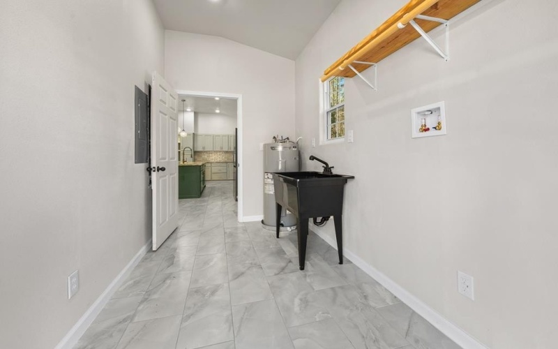 420 County Road 066, Brookeland, TX 75931, 2 Bedrooms Bedrooms, ,2 BathroomsBathrooms,Residential,For Sale,420 County Road 066,0,5108009