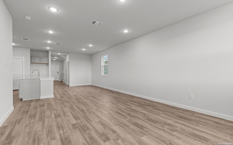 9915 Chavaneaux Lndg, San Antonio, TX 78221, 4 Bedrooms Bedrooms, ,2 BathroomsBathrooms,Residential,For Sale,9915 Chavaneaux Lndg,0,1939293