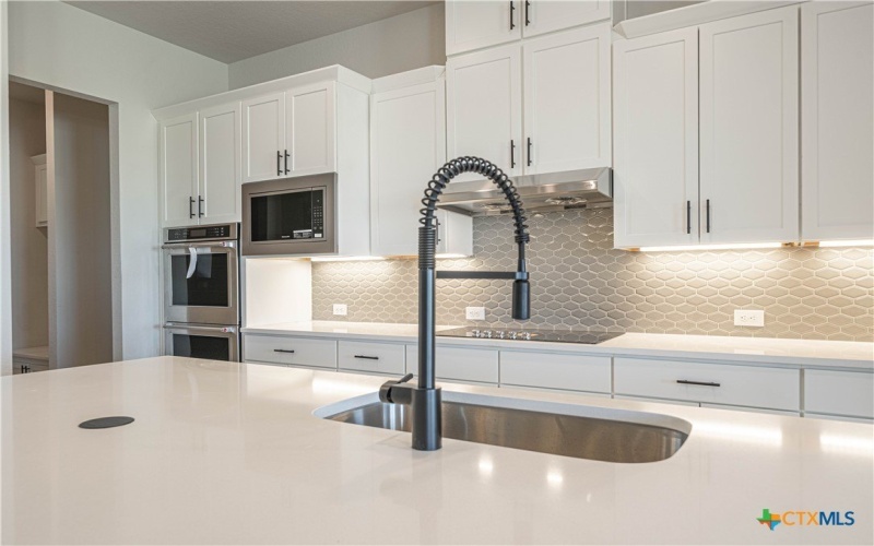 254 Firewheel Lp, Floresville, TX 78114, 4 Habitaciones Habitaciones , ,3 BañosBaños,Residential,En Venta,254 Firewheel Lp,0,603281