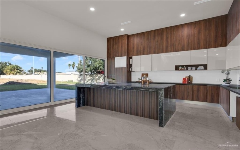 4314 S M Street, McAllen, TX 78503, 4 Habitaciones Habitaciones , ,5 BañosBaños,Residential,En Venta,4314 S M Street,0,494326