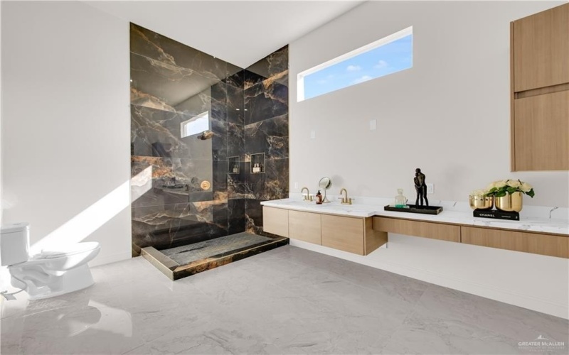 4314 S M Street, McAllen, TX 78503, 4 Habitaciones Habitaciones , ,5 BañosBaños,Residential,En Venta,4314 S M Street,0,494326