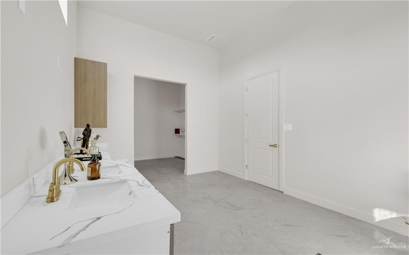 4314 S M Street, McAllen, TX 78503, 4 Habitaciones Habitaciones , ,5 BañosBaños,Residential,En Venta,4314 S M Street,0,494326