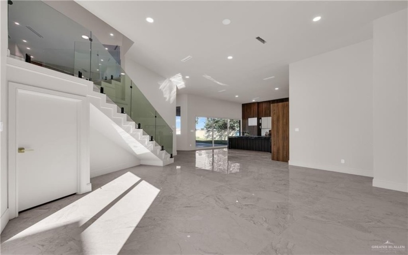 4314 S M Street, McAllen, TX 78503, 4 Habitaciones Habitaciones , ,5 BañosBaños,Residential,En Venta,4314 S M Street,0,494326