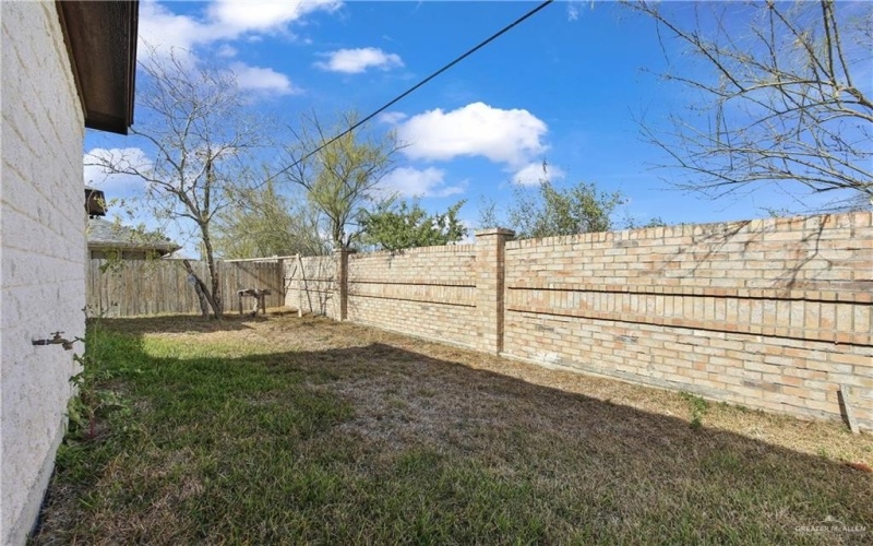 140 Willow Circle, Harlingen, TX 78552, 3 Bedrooms Bedrooms, ,2 BathroomsBathrooms,Residential,For Sale,140 Willow Circle,0,494740