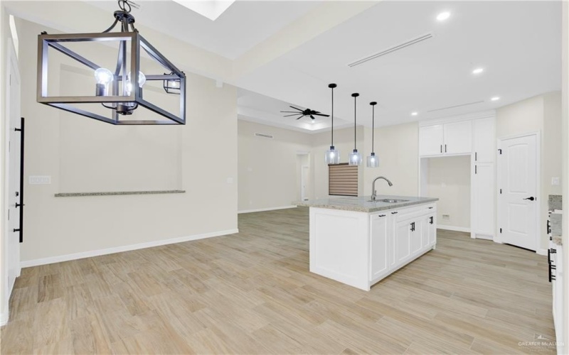 140 Willow Circle, Harlingen, TX 78552, 3 Bedrooms Bedrooms, ,2 BathroomsBathrooms,Residential,For Sale,140 Willow Circle,0,494740