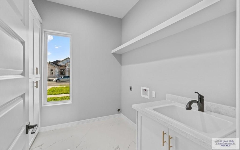 6311 POLANCO DR, BROWNSVILLE, TX 78526, 4 Bedrooms Bedrooms, ,5 BathroomsBathrooms,Residential,For Sale,6311 POLANCO DR,0,29770815