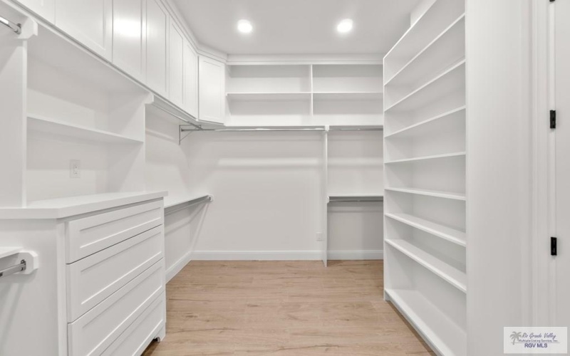 9098 NEW ORLEANS CT., LOS FRESNOS, TX 78566, 4 Bedrooms Bedrooms, ,3 BathroomsBathrooms,Residential,For Sale,9098 NEW ORLEANS CT.,0,29772107