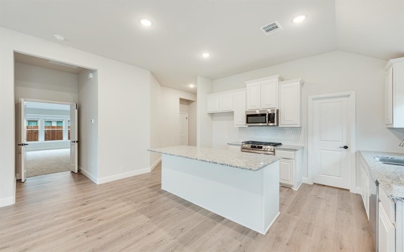 221 Sweetwater Drive, Commerce, TX 75428, 4 Habitaciones Habitaciones , ,2 BañosBaños,Residential,En Venta,221 Sweetwater Drive,20569325