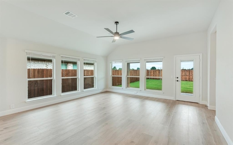 221 Sweetwater Drive, Commerce, TX 75428, 4 Habitaciones Habitaciones , ,2 BañosBaños,Residential,En Venta,221 Sweetwater Drive,20569325