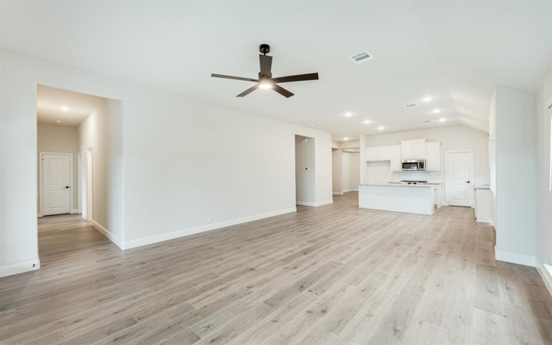 221 Sweetwater Drive, Commerce, TX 75428, 4 Habitaciones Habitaciones , ,2 BañosBaños,Residential,En Venta,221 Sweetwater Drive,20569325