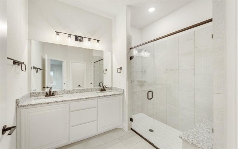 221 Sweetwater Drive, Commerce, TX 75428, 4 Habitaciones Habitaciones , ,2 BañosBaños,Residential,En Venta,221 Sweetwater Drive,20569325