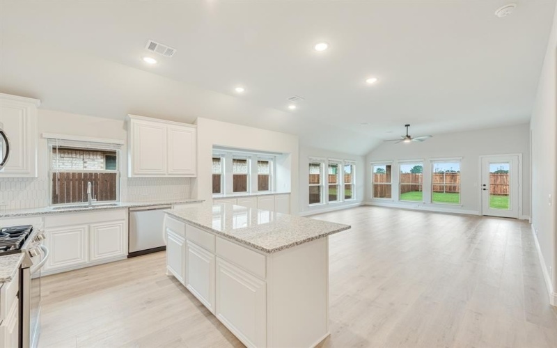 221 Sweetwater Drive, Commerce, TX 75428, 4 Habitaciones Habitaciones , ,2 BañosBaños,Residential,En Venta,221 Sweetwater Drive,20569325