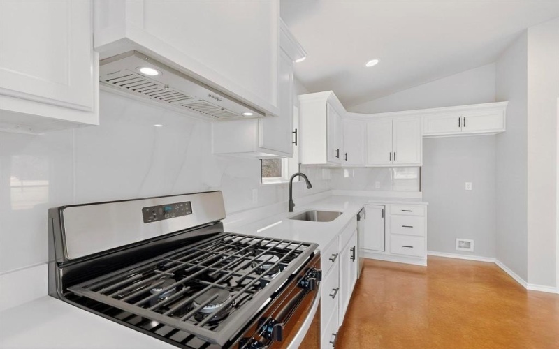 1471 W Kaufman Street, Paris, TX 75460, 3 Bedrooms Bedrooms, ,2 BathroomsBathrooms,Residential,For Sale,1471 W Kaufman Street,0,21175683