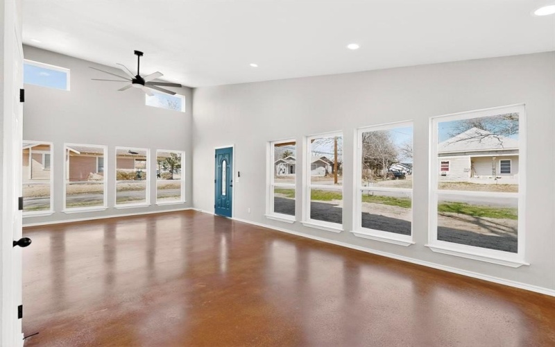 1471 W Kaufman Street, Paris, TX 75460, 3 Bedrooms Bedrooms, ,2 BathroomsBathrooms,Residential,For Sale,1471 W Kaufman Street,0,21175683