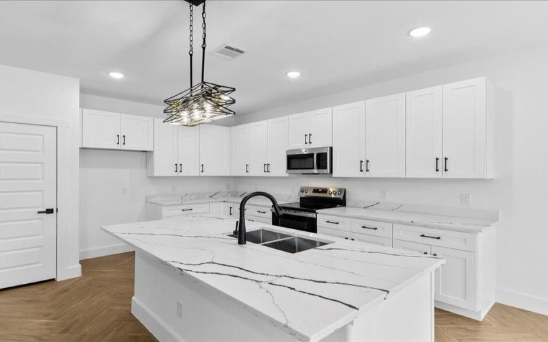 2518 Houston Drive, Granbury, TX 76048, 4 Bedrooms Bedrooms, ,2 BathroomsBathrooms,Residential,For Sale,2518 Houston Drive,0,21177713