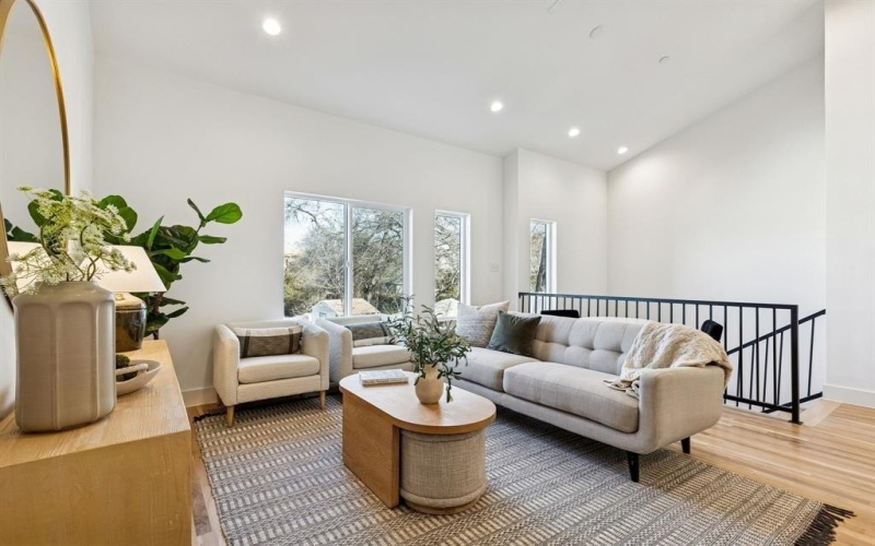 2142 Lovedale Avenue #103, Dallas, TX 75235, 2 Habitaciones Habitaciones , ,2 BañosBaños,Residential,En Venta,2142 Lovedale Avenue,0,21178566