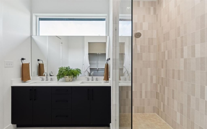 2142 Lovedale Avenue #103, Dallas, TX 75235, 2 Habitaciones Habitaciones , ,2 BañosBaños,Residential,En Venta,2142 Lovedale Avenue,0,21178566