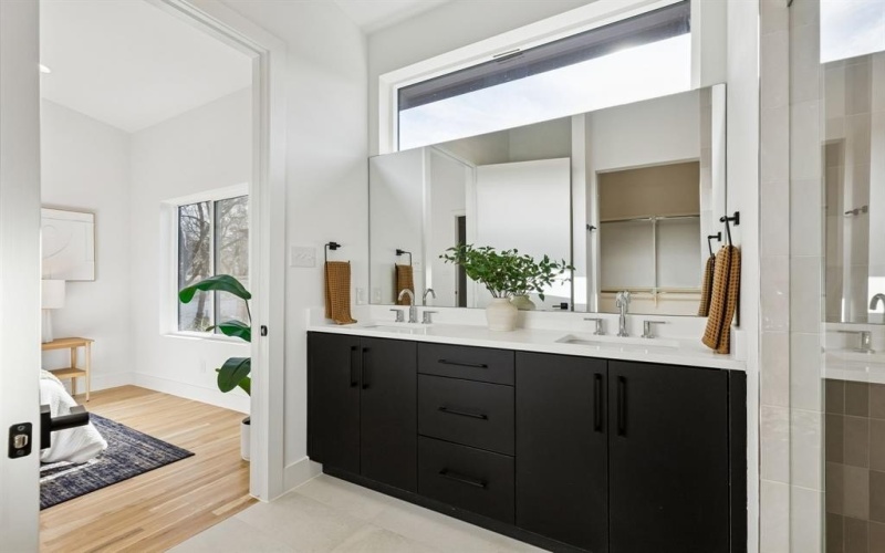 2142 Lovedale Avenue #103, Dallas, TX 75235, 2 Habitaciones Habitaciones , ,2 BañosBaños,Residential,En Venta,2142 Lovedale Avenue,0,21178566