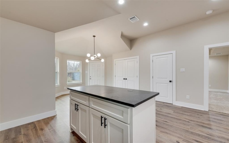 216 Red Wing Drive, Dallas, TX 75241, 4 Bedrooms Bedrooms, ,2 BathroomsBathrooms,Residential,For Sale,216 Red Wing Drive,0,21178956