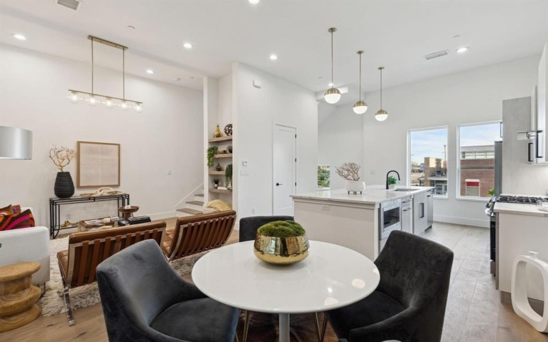 4208 Live Oak Street #106, Dallas, TX 75204, 2 Bedrooms Bedrooms, ,2 BathroomsBathrooms,Residential,For Sale,4208 Live Oak Street,0,21178986