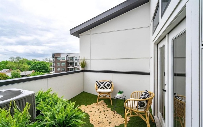 4208 Live Oak Street #106, Dallas, TX 75204, 2 Bedrooms Bedrooms, ,2 BathroomsBathrooms,Residential,For Sale,4208 Live Oak Street,0,21178986