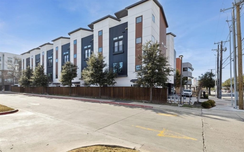 4208 Live Oak Street #106, Dallas, TX 75204, 2 Bedrooms Bedrooms, ,2 BathroomsBathrooms,Residential,For Sale,4208 Live Oak Street,0,21178986