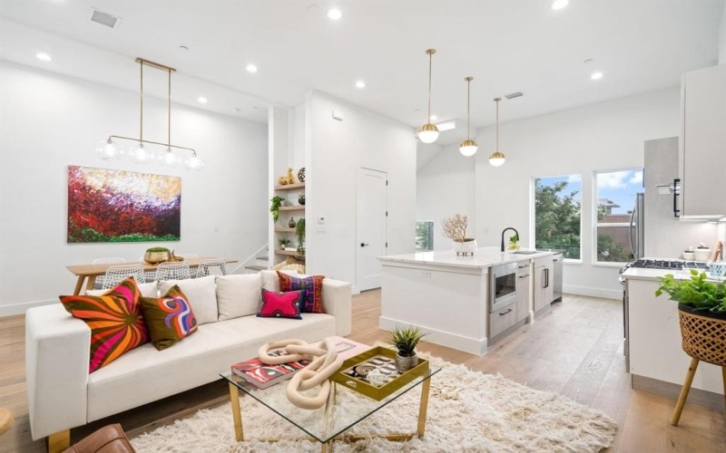 4208 Live Oak Street #106, Dallas, TX 75204, 2 Bedrooms Bedrooms, ,2 BathroomsBathrooms,Residential,For Sale,4208 Live Oak Street,0,21178986