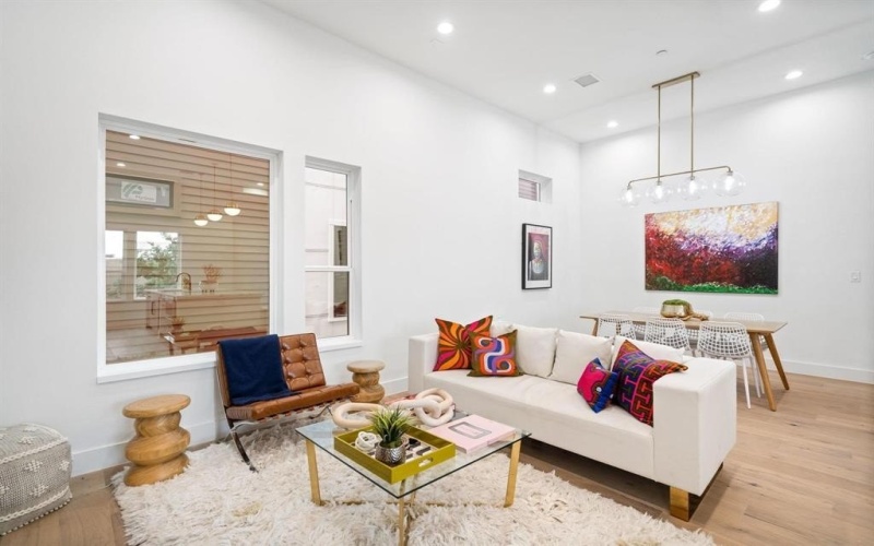 4208 Live Oak Street #106, Dallas, TX 75204, 2 Bedrooms Bedrooms, ,2 BathroomsBathrooms,Residential,For Sale,4208 Live Oak Street,0,21178986