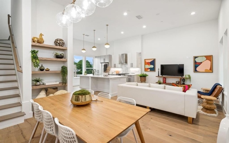 4208 Live Oak Street #106, Dallas, TX 75204, 2 Bedrooms Bedrooms, ,2 BathroomsBathrooms,Residential,For Sale,4208 Live Oak Street,0,21178986