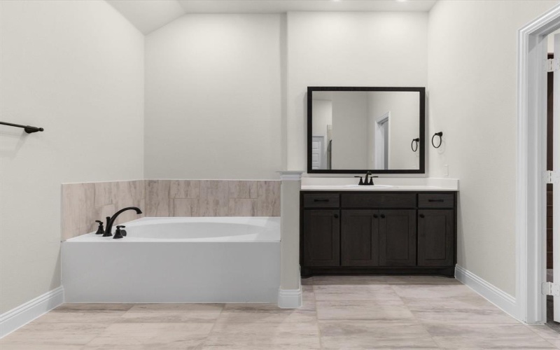 128 Lila Lake Drive, Waxahachie, TX 75165, 4 Bedrooms Bedrooms, ,2 BathroomsBathrooms,Residential,For Sale,128 Lila Lake Drive,0,21179056