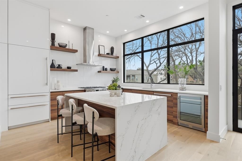 610 N Oak Cliff Boulevard #302, Dallas, TX 75208, 3 Bedrooms Bedrooms, ,3 BathroomsBathrooms,Residential,For Sale,610 N Oak Cliff Boulevard,0,21179062