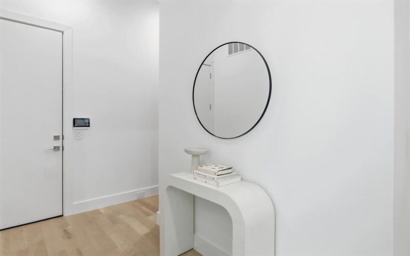 610 N Oak Cliff Boulevard #302, Dallas, TX 75208, 3 Bedrooms Bedrooms, ,3 BathroomsBathrooms,Residential,For Sale,610 N Oak Cliff Boulevard,0,21179062