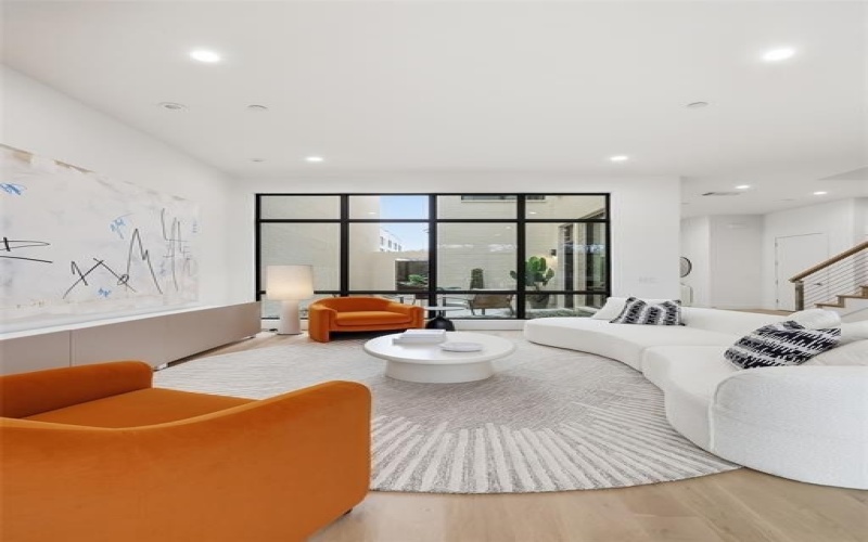 610 N Oak Cliff Boulevard #302, Dallas, TX 75208, 3 Bedrooms Bedrooms, ,3 BathroomsBathrooms,Residential,For Sale,610 N Oak Cliff Boulevard,0,21179062